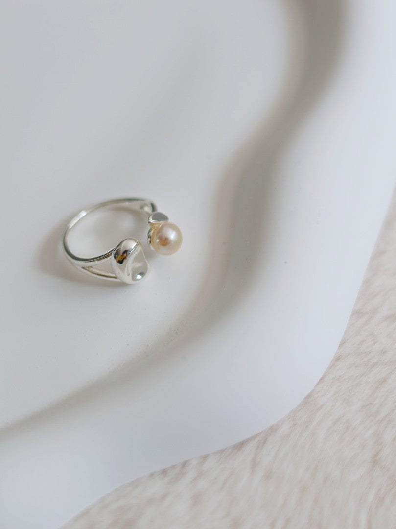 Ivory Fantasy ✧ s925 Silver Pearl Open Ring