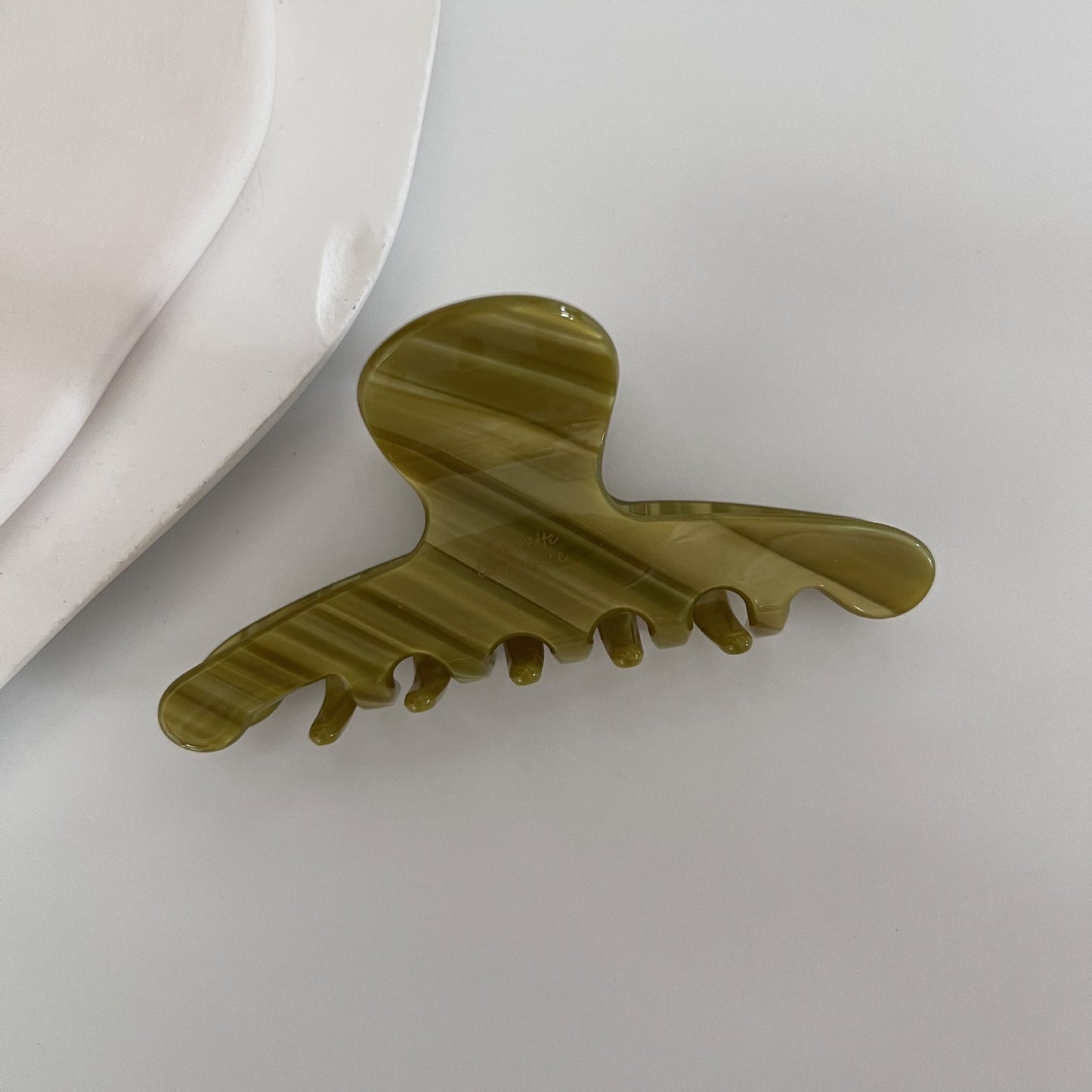 Morandi ✧ Coquette Hair Claw Clip
