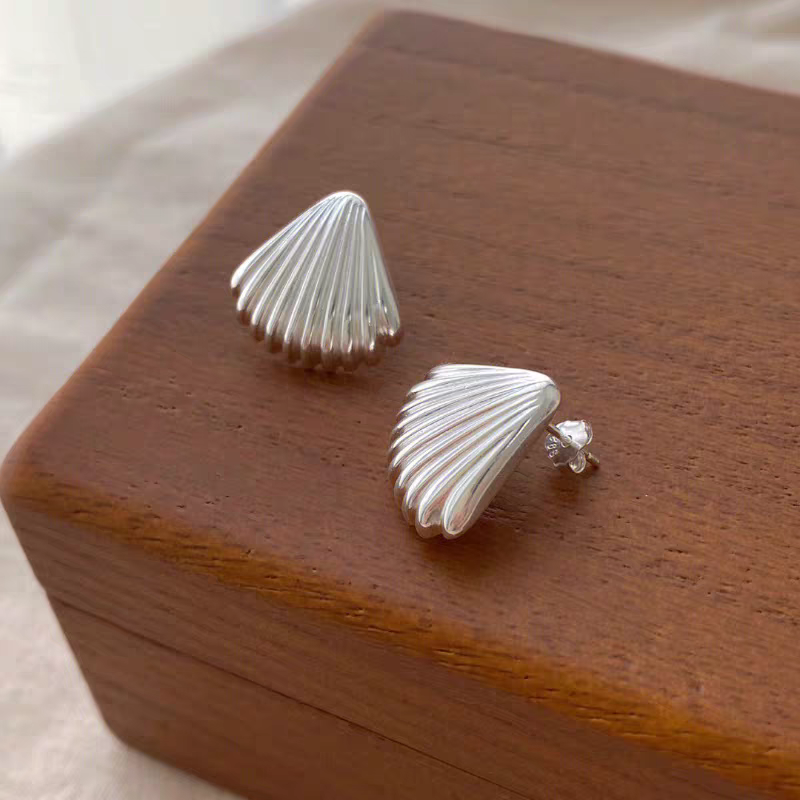 Shell Serenade ✧ s925 Silver Earrings